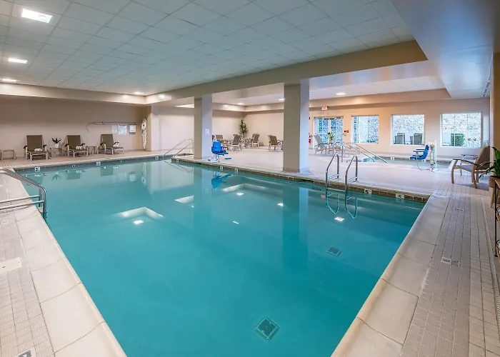 Amishview Inn & Suites