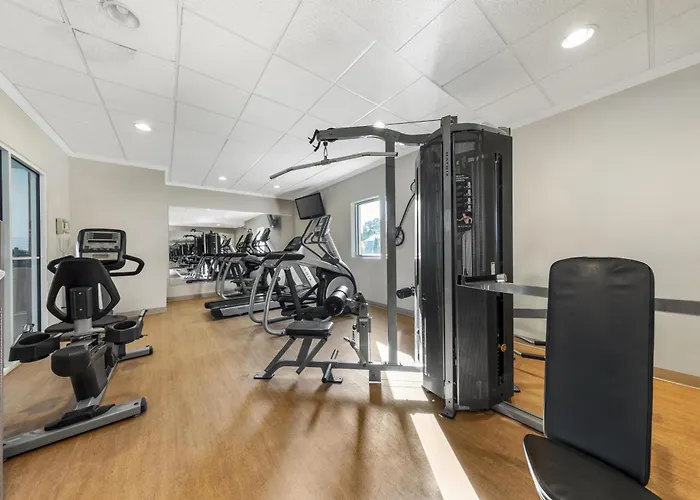 Best Western Plus Revere Inn & Suites